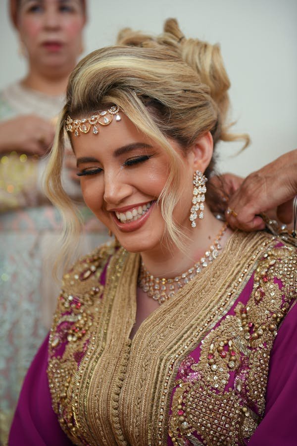 Choisissez parmi nos élégantes et accessibles robes pour mariage marocain